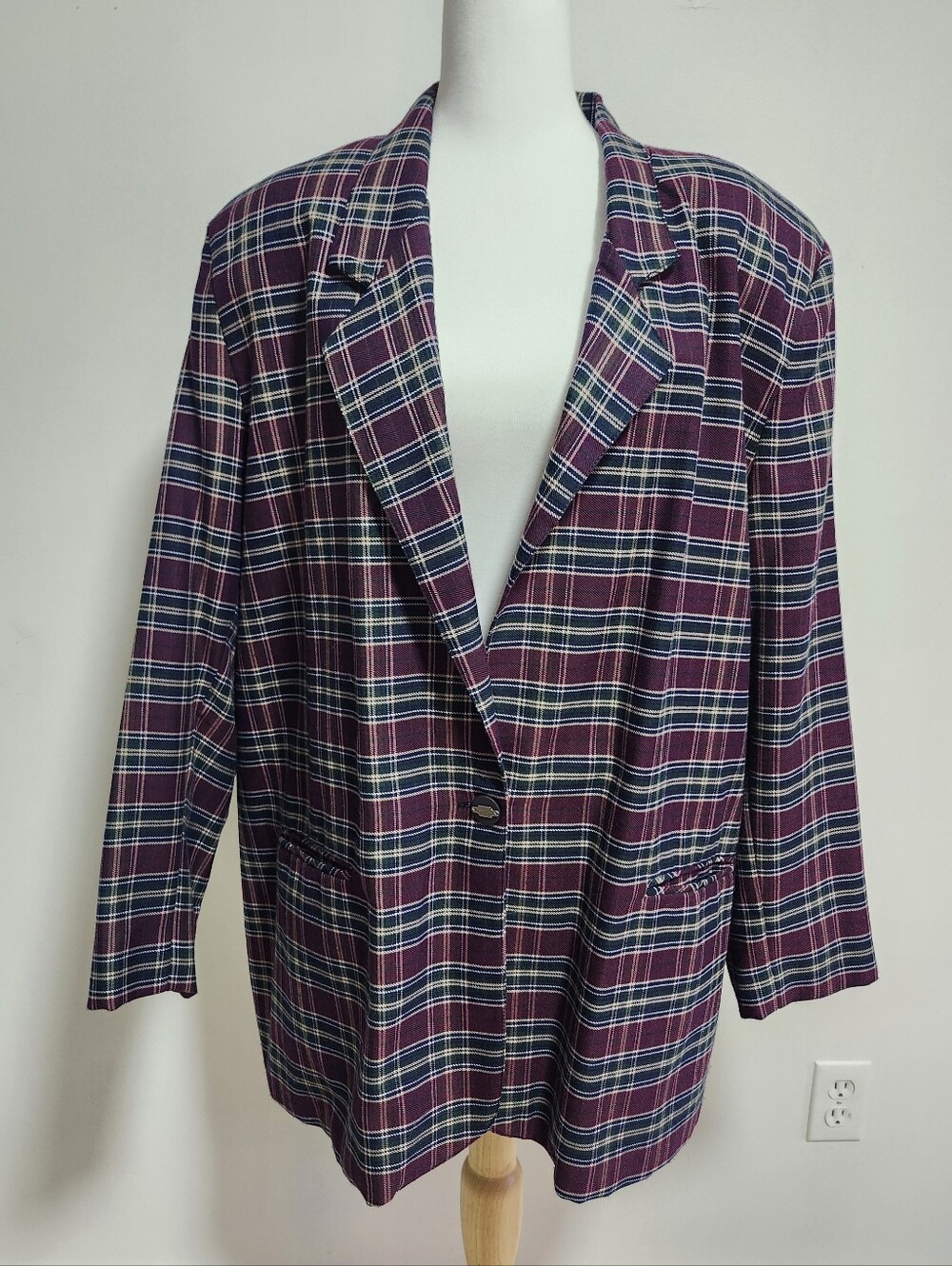 BW Vintage Plaid Blazer in Burgundy/Navy/Green